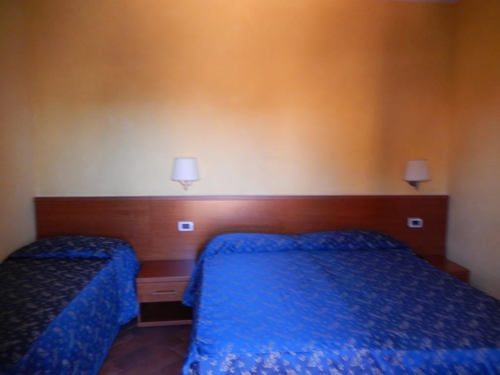 Albergo Dei Leoni Monterotondo  Exterior photo